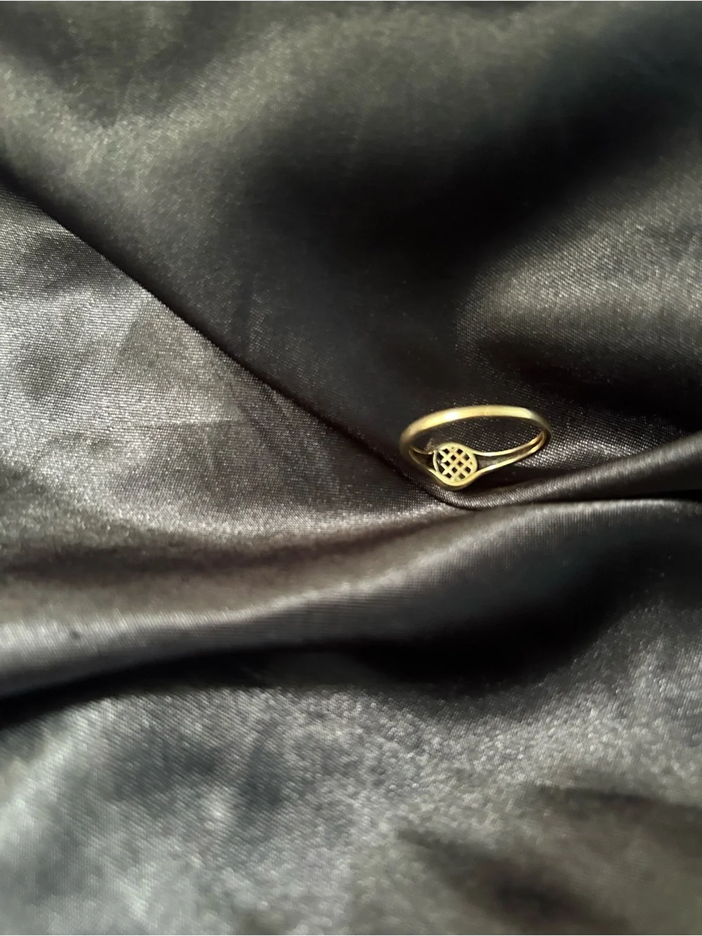 Women’s 14k gold signet ring size8
